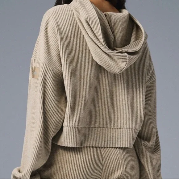 ALO Yoga Tan Ribbed Women Sweater and Sweatpants - Picture 2 of 9